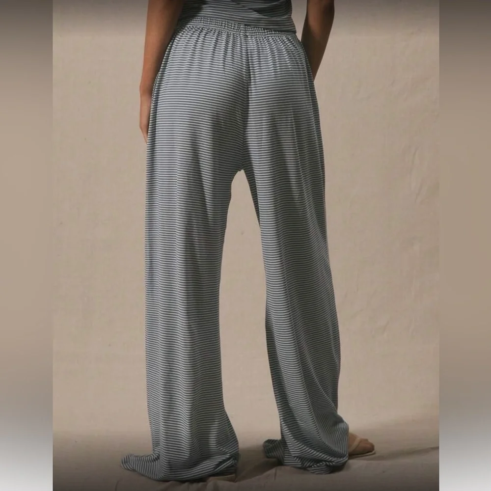 Striped Wide-Leg Lounge Pants - Gray & White - Picture 5 of 5
